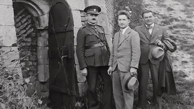 Historii mapuje nová kniha 100 let provázení v josefovském podzemí, kterou sepsal kolektiv autorů ze střediska Pevnost Josefov.
