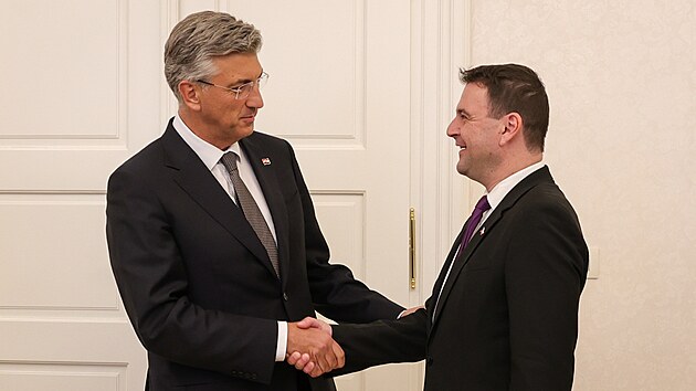 Ministr zahranič&iacute; Petr Macinka s chorvatsk&yacute;m premi&eacute;rem Andrejem Plenkovićem. (23. července. 2026)