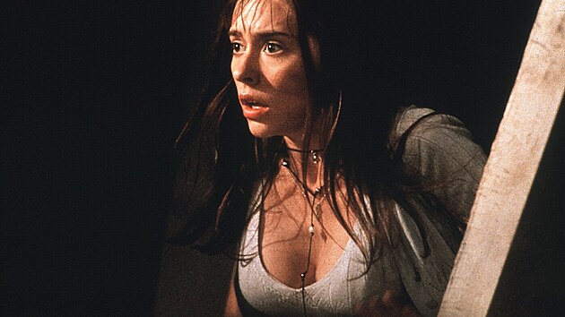Jennifer Love Hewittová ve filmu Tajemství loňského léta (1997)