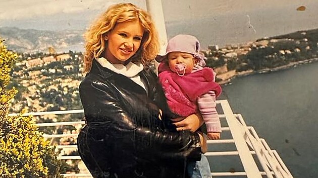 Monika Babišová s malou Vivien na archivním snímku z doby, kdy byla její dcera ještě batole.