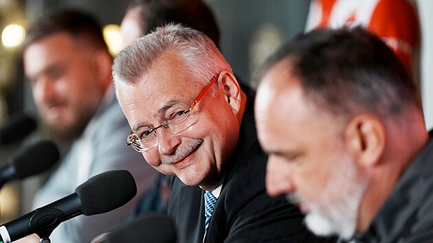 Slávistické šéf Jaroslav Tvrdík na předsezonní tiskové konferenci.