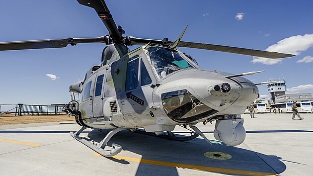 Vrtulník je Bell UH-1Y Venom provozovaný Armádou České republiky