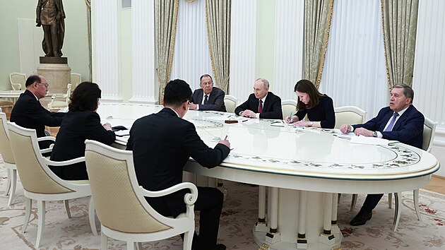 Ruský prezident Vladimir Putin se v Moskvě setkal se severokorejskou ministryní zahraničí Čche Son-Hui. (19. července 2026)