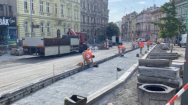 Přestavba Americké ulice v centru Plzně je v plném proudu. (21. července 2026)