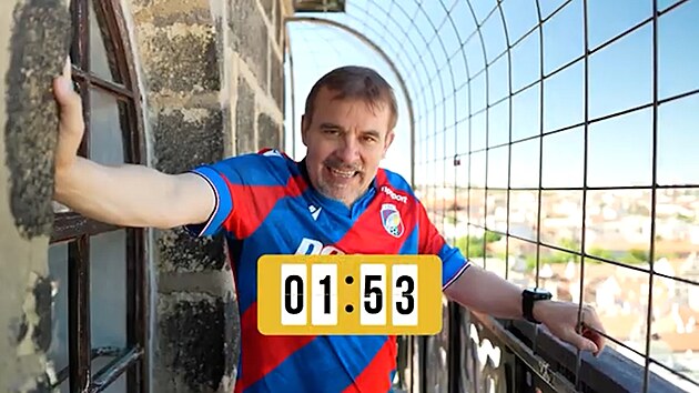 Plzeňský biskup Tomáš Holub vyběhl věž katedrály sv. Bartoloměje za jednu minutu a 53 vteřin. Překoná ho někdo?