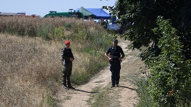 Polsko zas&aacute;hla rusk&aacute; raketa, dopadla na v&yacute;chodě země. Polsk&aacute; arm&aacute;da nezn&aacute;m&yacute; objekt detekovala v polsk&eacute;m vzdu&scaron;n&eacute;m prostoru ve 3:40 a na m&iacute;sto vyslala letoun F-16. (30 července 2026)