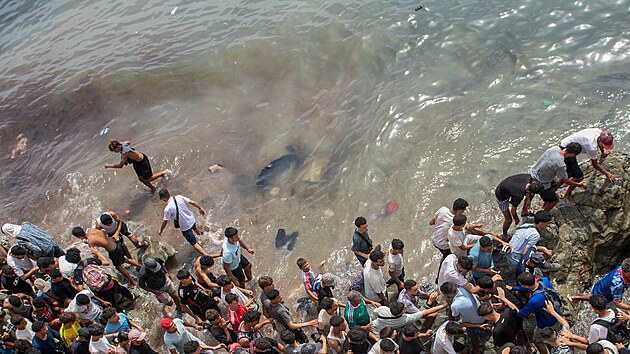 Téměř všichni z 50 tisíc migrantů, kteří se ve čtvrtek dostali z Maroka do španělské Ceuty, se v pátek podle španělské vlády vrací zpět. (31. července 2026)