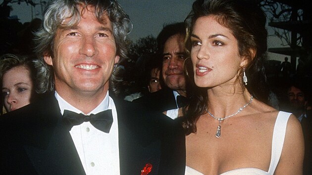 Cindy Crawfordová a Richard Gere v roce 1993.