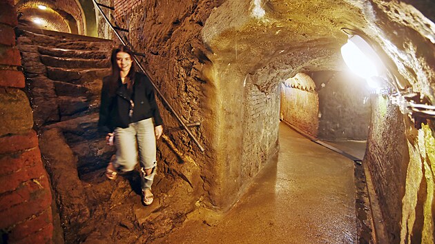 Horníci vyrazili chodby a sklepy ve třech patrech nad sebou, přičemž nejhlubší jsou až dvanáct metrů hluboko. Ještě asi o deset metrů níže jsou novodobé jihlavské kolektory.