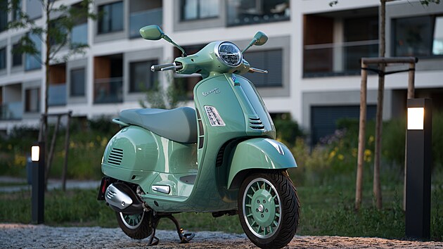 Vespa GTS 310 80th anniversary