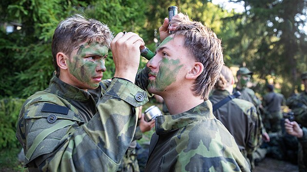 Dobrovolný vojenský výcvik studentů a čerstvých absolventů středních škol vyvrcholil na Libavé prověrkou získaných znalostí. Ta zahrnovala mimo jiné maskování, taktický přesun, orientaci v terénu či odražení útoku.