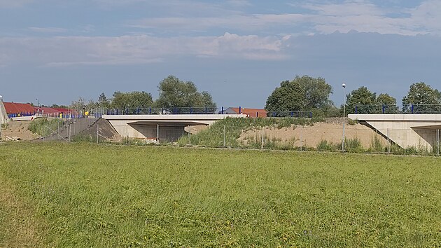 Stavba přeložky silnice z Týniště nad Orlicí do Albrechtic se chýlí k závěru. (1. srpna 2026)