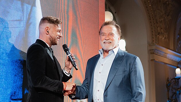 Petr J&aacute;kl ml., Petr Větrovsk&yacute; a Arnold Schwarzenegger na akci Noc s legendou (18. června 2026)