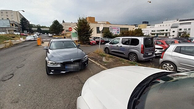 Parkov&aacute;n&iacute; u Masarykovy nemocnice v &Uacute;st&iacute; nad Labem. (srpen 2026)