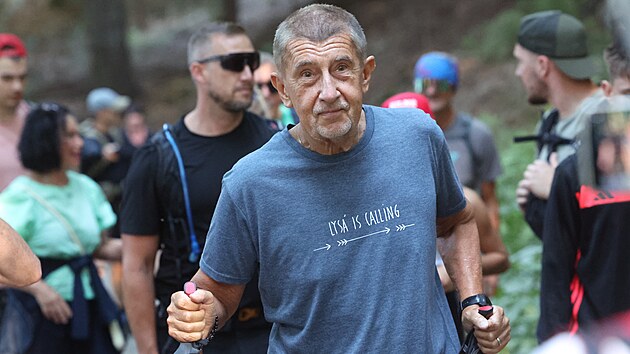 Premi&eacute;r Andrej Babi&scaron; společně s ministry Karlem Havl&iacute;čkem a Ale&scaron;em Juchelkou vystoupali na nejvy&scaron;&scaron;&iacute; vrchol Moravskoslezsk&yacute;ch Beskyd Lysou horu. (15. srpna 2025)