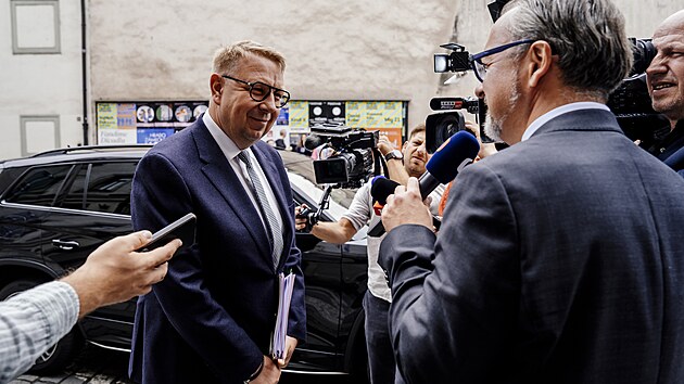 Ministerstvo financ&iacute; zah&aacute;jilo jedn&aacute;n&iacute; o rozpočtu na př&iacute;&scaron;t&iacute; rok. Jako prvn&iacute; dorazil ministr pr&aacute;ce Ale&scaron; Juchelka (ANO). (18. srpna 2026)