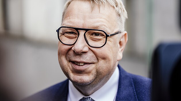 Ministerstvo financ&iacute; zah&aacute;jilo jedn&aacute;n&iacute; o rozpočtu na př&iacute;&scaron;t&iacute; rok. Jako prvn&iacute; dorazil ministr pr&aacute;ce Ale&scaron; Juchelka (ANO). (18. srpna 2026)