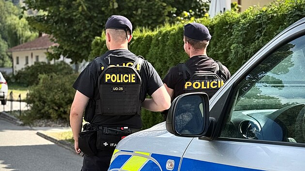 Zásahová jednotka v Chocni zadržela muže, který po konfliktu se ženou odmítal opustit byt a nereagoval na výzvy policistů. (11. srpna 2026)
