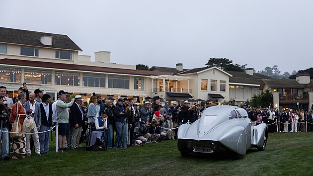 Dubonnet Xenia Saoutchik Aerodynamic Coupé pochází z Petersenova automobilového muzea v Los Angeles.