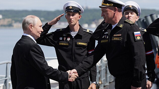 Vladimir Putin navštívil během cesty po Dálném Východě i Kurily, o něž Rusko vede územní spory s Japonskem od druhé světové války. (13. srpna 2026)