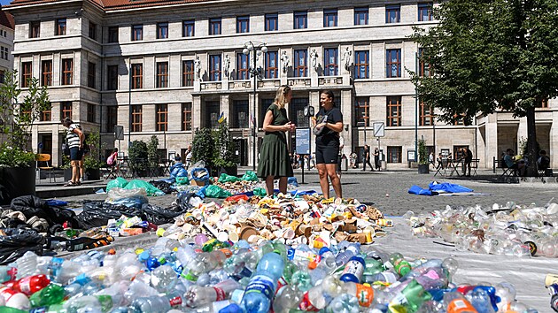 Letn&iacute; anal&yacute;za odpadu z veřejn&yacute;ch ko&scaron;ů v centru Prahy. (14. srpna 2026)