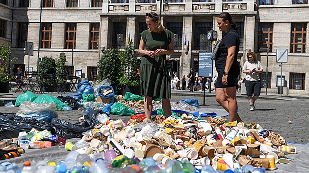 Letn&iacute; anal&yacute;za odpadu z veřejn&yacute;ch ko&scaron;ů v centru Prahy. (14. srpna 2026)