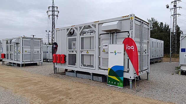 Ve Vint&iacute;řově na Sokolovsku začalo fungovat největ&scaron;&iacute; bateriov&eacute; &uacute;loži&scaron;tě v Česku. (18. srpna 2026)