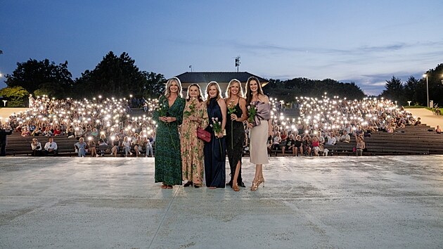 Tvůrkyně a herečky snímku Bardotky během letní projekce filmu pod širým nebem (16. července 2026)