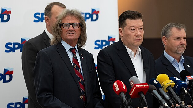 Miroslav Ševčík, Radim Fiala, Tomio Okamura a Radek Koten z SPD na tiskové konferenci ve Sněmovně. (25. srpna 2026)