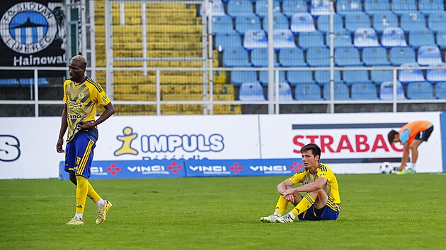 Zlínští fotbalisté po domácí porážce 0:1 od Liberce, která je přikovala ještě více ke dnu ligové tabulky. (srpen 2026)