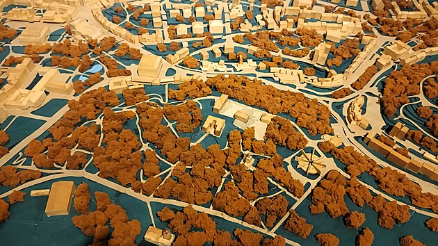 Teplick&eacute; muzeum připravilo v&yacute;stavu trojrozměrn&yacute;ch modelů, fotografi&iacute; i historick&yacute;ch artefaktů, kter&eacute; mapuj&iacute; stavebn&iacute; v&yacute;voj města ve druh&eacute; polovině 20. stolet&iacute;.