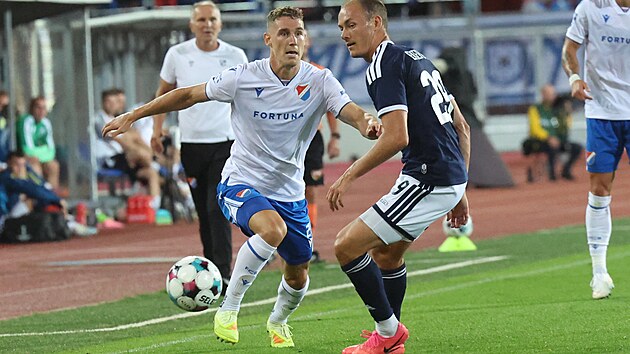 Ostravský záložník Michal Kohút (vlevo) a Anton Ekeroth z Olomouce