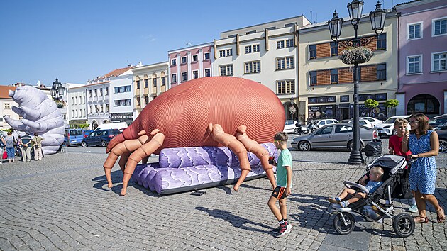 Obř&iacute; modely mikroorganismů na akci na Velk&eacute;m n&aacute;měst&iacute; v Kroměř&iacute;ži. (srpen 2026)