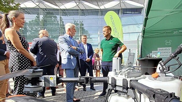 Prezident Petr Pavel s manželkou přijeli na Zemi živitelku. (24. srpna 2026)