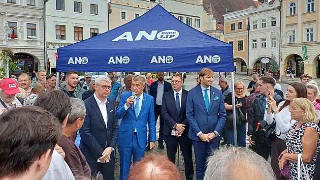 Premiér a ministři za ANO měli ve čtvrtek odpoledne setkání s veřejností na náměstí Přemysla Otakara II. v Českých Budějovicích. (20. srpna 2026)
