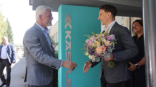 Prezident Petr Pavel s manželkou na návštěvě u novoměstského výrobce lyží Kästle. (20. srpna 2026)