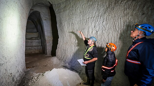Jihočesk&yacute; kraj už zah&aacute;jil pr&aacute;ce na zpř&iacute;stupněn&iacute; b&yacute;val&yacute;ch kaolinov&yacute;ch dolů  a těžebn&iacute; pam&aacute;tky Orty na Borku u Česk&yacute;ch Budějovic. Unik&aacute;tn&iacute; komplex podzemn&iacute;ch chodeb by měli n&aacute;v&scaron;těvn&iacute;ci poprv&eacute; spatřit v roce 2029, kdy si prohl&eacute;dnou zhruba 650 metrů dlouhou podzemn&iacute; trasu. (28.8.2026)