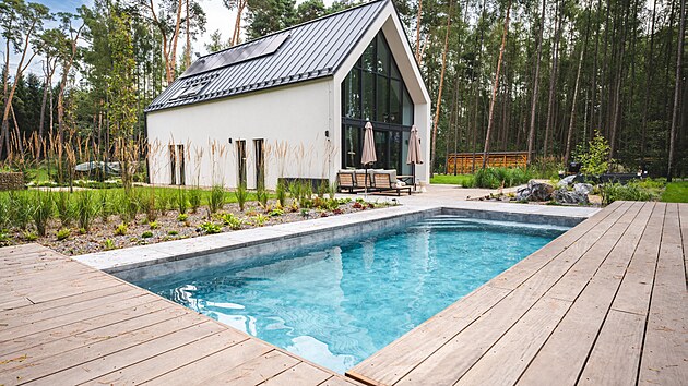 Fotovoltaické panely na střeše pomáhají krýt podstatnou část každodenní spotřeby elektřiny.