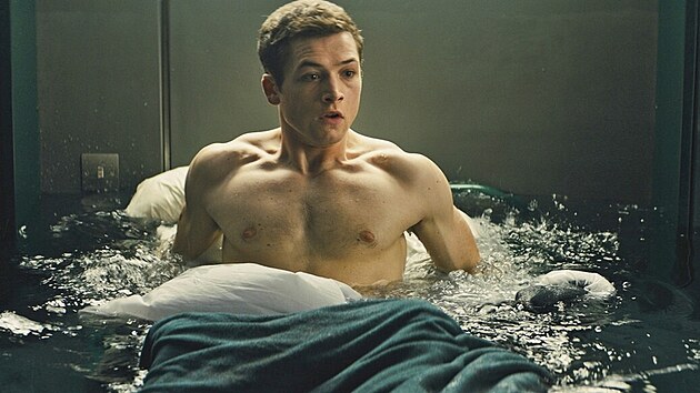 Taron Egerton ve filmu Kingsman: Tajná služba (2014)