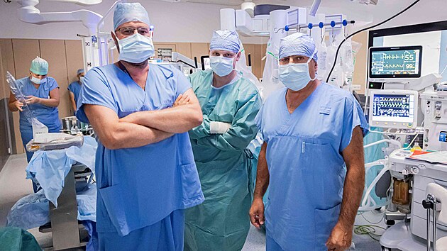 Lékaři ve zlínské krajské nemocnici odstranili ženě dva různé nádory v rámci jedné robotické operace. (31. srpna 2026)