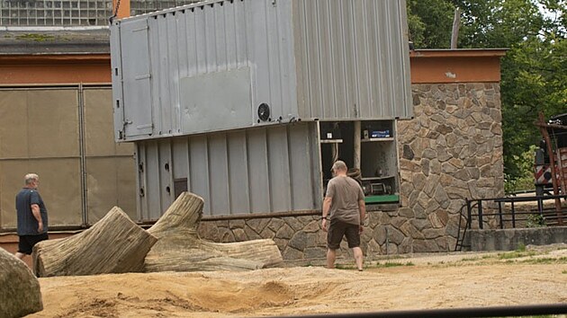 Z liberecké zoo odjela slonice Bala. (30. srpna 2026)