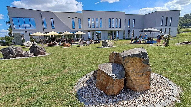 Do dvorské Galerie minerálů míří 20 tisíc návštěvníků ročně, majitel ji rozšíří. (28. srpna 2026)