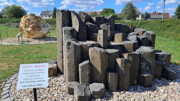 Venkovní expozice v Galerii minerálů ve Dvoře Králové nad Labem (28. srpna 2026)
