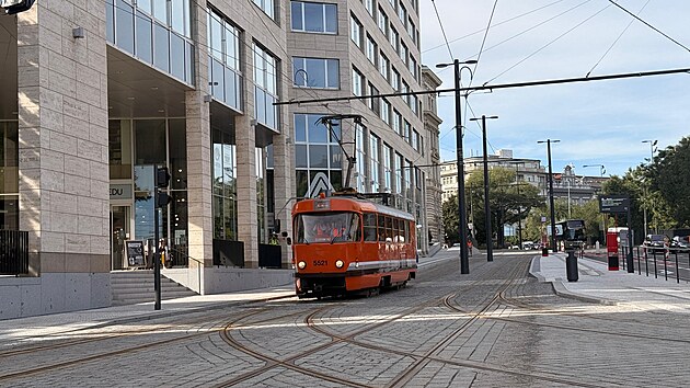 „Pomeranč“ otestoval zrekonstruovanou tramvajovou trať nad Muzeem a projel i nově budovanou částí směrem na Václavské náměstí. (1. září 2026)