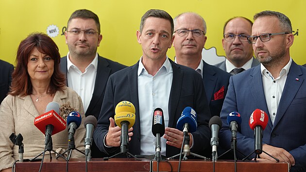 Jan Grolich, Marian Jurečka a Jana Filipovičová na tiskové konferenci poslaneckého klubu KDU-ČSL. (8. září 2026)
