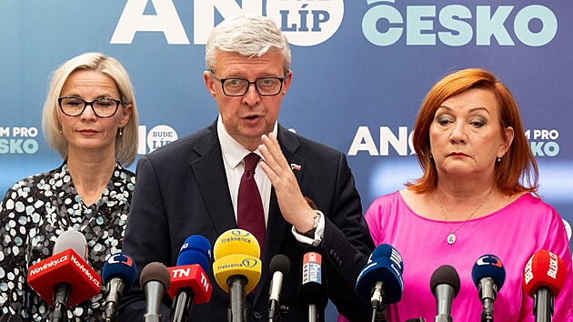 Tisková konference poslaneckého klubu hnutí ANO. Na snímku Zuzana Mrázová, Karel Havlíček a Alena Schillerová. (8.září 2026)
