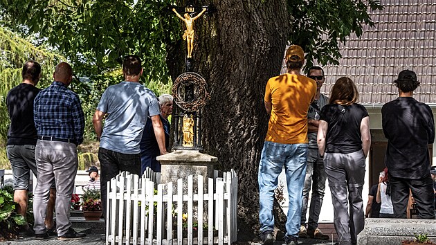 Na dnes uzavřeném hřbitově v Lánech probíhá exhumace těla Jana Masaryka. Odborníci doufají, že forenzní analýza pomůže objasnit skoro osmdesát let starou záhadu jeho smrti. (2. září 2026)