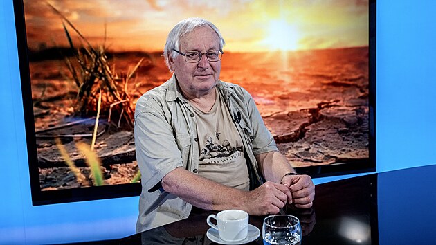 Hostem Rozstřelu je Václav Cílek, geolog a klimatolog. Pořad moderuje Vladimír Vokál.