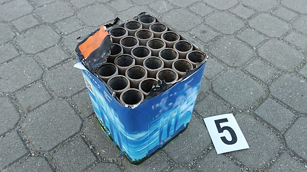 Výbuch pyrotechniky před před nádražím v Ostravě-Vítkovicích v dubnu 2025 zranil pět fotbalových fanoušků Baníku.