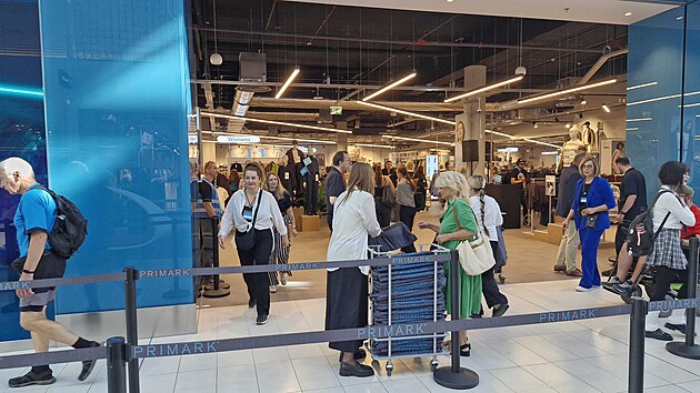 V nákupním centru Avion Shopping Park v Ostravě byla otevřena čtvrtá prodejna módního řetězce Primark v České republice. Nová pobočka nabízí módu, kosmetiku i zboží pro domácnost a vytvořila téměř stovku nových pracovních míst. (8. září 2026)